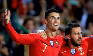 Ronaldo tỏa sáng rực rỡ giúp Bồ Đào Nha chiến thắng