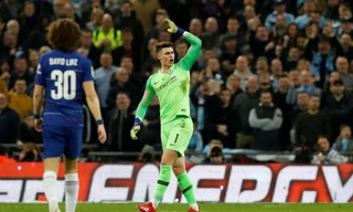 Thủ môn Chelsea, Kepa cãi lệnh HLV Sarri