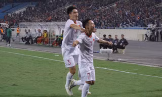U23 Việt Nam vỡ òa với bàn thắng ở phút bù giờ. Ảnh: Duy Phạm