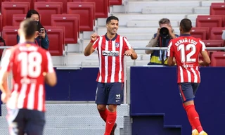 Suarez lập cú đúp ngay ở trận ra mắt Atletico Madrid