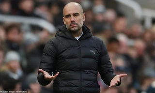 Pep Guardiola thất vọng trước Newcastle.
