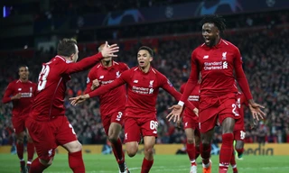 Trent Alexander-Arnold (số 66) có pha xử lý đỉnh cao trước Barca