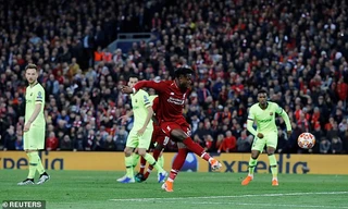 Hàng thủ Barca 'ngủ quên' khi Origi ghi bàn