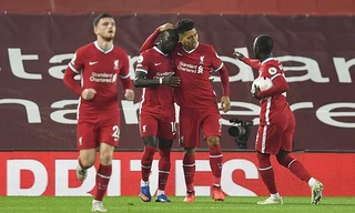 Liverpool ăn mừng bàn thắng trước Arsenal.