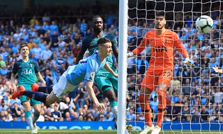Phil Foden đánh đầu cận thành, mở tỷ số trận đấu cho Man City