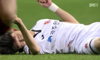  Lee Seung-mo bị gãy gập cổ