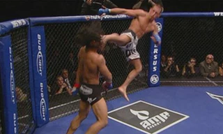 Cú đá huyền thoại của Anthony Pettis