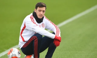 Ozil sắp được trở lại sân cỏ.