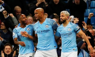 Đánh bại Leicester, Man City tiến sát ngôi vương Ngoại hạng Anh