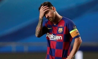 Messi thành 'dê tế thần' của cổ động viên Barcelona