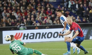 Wu Lei đi vào lịch sử bóng đá Trung Quốc.