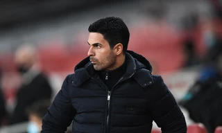 HLV Mikel Arteta bất lực trước sự sa sút của Arsenal.