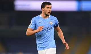 Ruben Dias là cái tên không thể thay thế ở Man City.