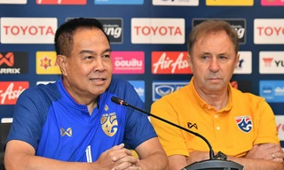 Ông Somyot Poompanmoung và cựu HLV tuyển Thái Lan Milovan Rajevac