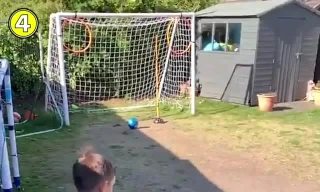 Video cậu bé mặc áo Ronaldo sút phạt vỡ cửa kính gây sốt