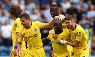 Các cầu thủ Chelsea giành chiến thắng 3-0 trước Huddersfield.