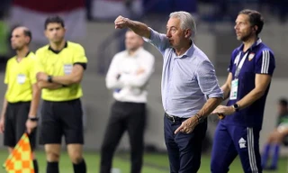 HLV Bert van Marwijk đang chịu áp lực lớn ở UAE.