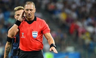 Ông Nestor Pitana ở trận Croatia - Đan Mạch