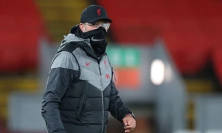 Klopp bất bình với quyết định thổi phạt đền của trọng tài