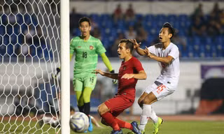 Egy Maulana kiệt sức sau trận thắng U22 Myanmar.