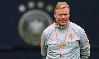 HLV Ronald Koeman phải cấp cứu vì đau tim.