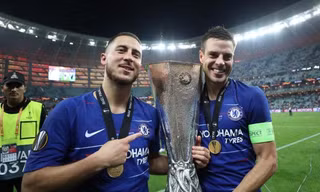 Cesar Azpilicueta và Eden Hazard