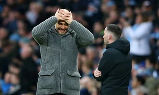 HLV Pep Guardiola xin lỗi vì bàn thắng việt vị của Sterling.