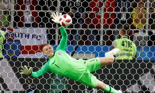 Jordan Pickford không quan tâm việc bị chê lùn.