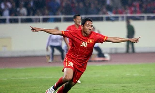 Anh Đức ăn mừng bàn thắng vào lưới Myanmar năm 2010