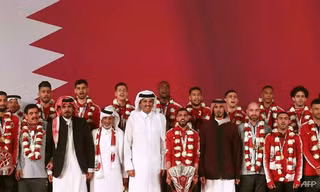 Quốc vương Qatar đón đội tuyển trở về tại sân bay Doha