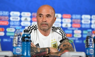 Jorge Sampaoli buồn bã sau thất bại
