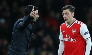 Mesut Ozil đang trên đường rời Arsenal.
