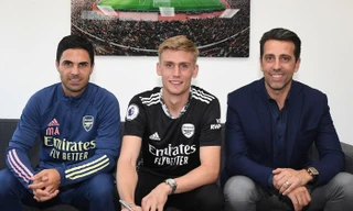 Runarsson từng thi đấu ở vị trí tiền vệ trước khi trở thành thủ môn