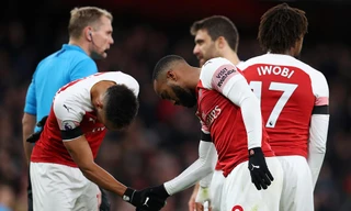 Lacazette và Aubameyang ăn mừng bàn thắng trước Fulham