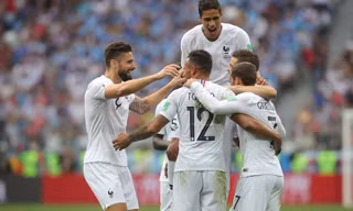  Antoine Griezmann (số 7) không ăn mừng.