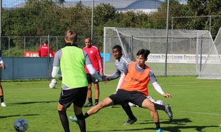 Đoàn Văn Hậu khó có cơ hội đá chính tối nay.