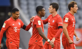 Bayern trả nợ Frankfurt thành công.