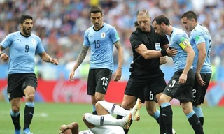 Kylian Mbappe suýt bị đánh vì ăn vạ quá lố.