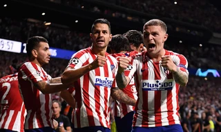 Các cầu thủ Atletico Madrid ăn mừng bàn thắng phút chót.