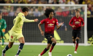 Tahith Chong gây ấn tượng với HLV Mourinho