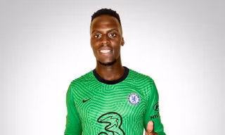 Edouard Mendy trở thành niềm hy vọng mới của Chelsea.