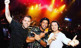 Ronaldinho tự hủy hoại sự nghiệp bằng các cuộc bay đêm.