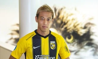 Honda trong màu áo Vitesse Arnhem.