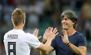 Joachim Low và Toni Kroos.