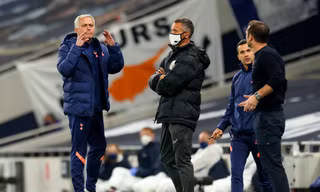 Mourinho chỉ trích Lampard nói quá nhiều.