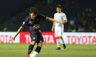 Lương Xuân Trường ghi bàn tuyệt đẹp cho Buriram.