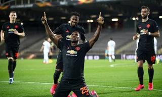 Ighalo ăn mừng bàn mở tỉ số.