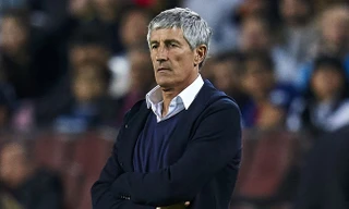 HLV Setien sẽ áp dụng sơ đồ 4-4-2 ở đại chiến Bayern?