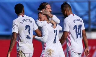 Hazard mở tỉ số cho Real Madrid ở trận thắng Huesca 4-1