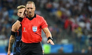 Trọng tài Nestor Pitana.